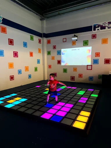 Gra na macie LED Pixel Rush – Loopy’s World