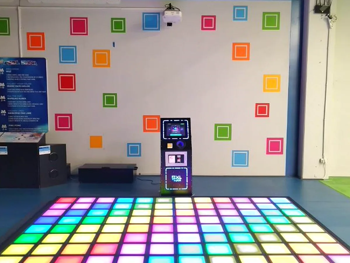Podłoga z pikselami LED – pełne pole gry Pixel Rush