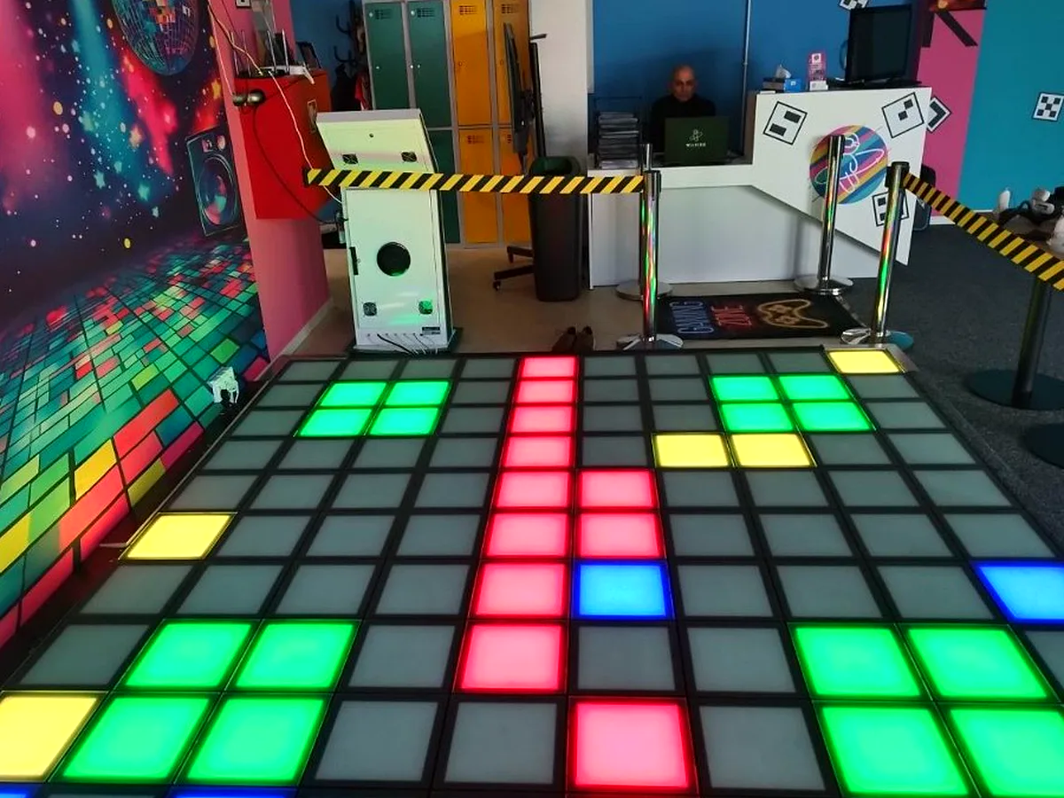 Pixel Rush w family entertainment center