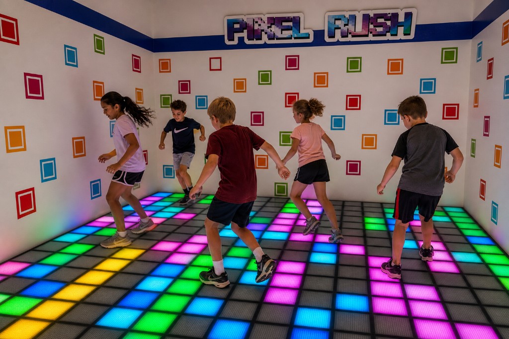 Pixel Rush — dzieci grają na podłodze LED