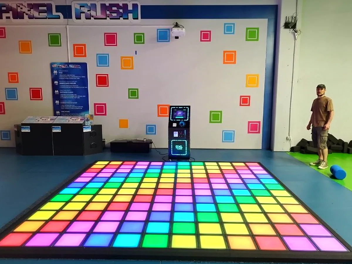 Unattended interactive attraction – bezobsługowa interaktywna podłoga LED Pixel Rush bez operatora
